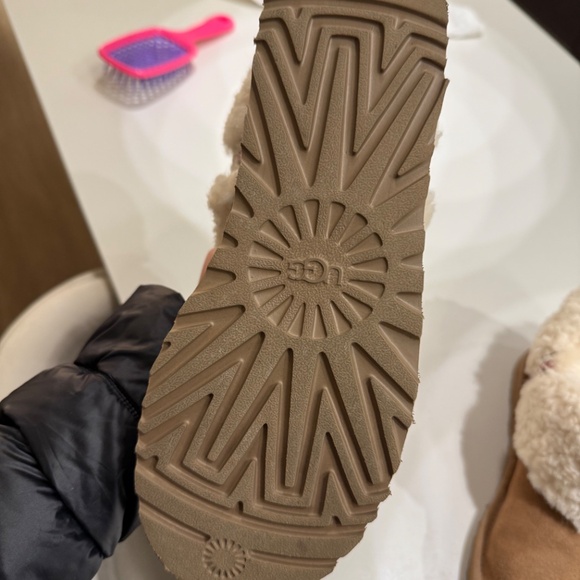 COPY - UGG ULTRA MINI BRAID BOOTIE IN CHESTNUT - Picture 4 of 7